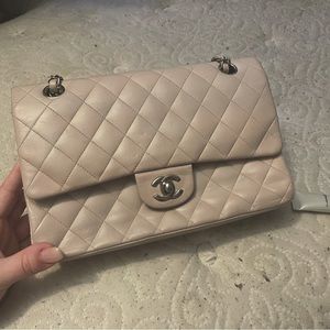 COPY - Cream Authentic Chanel bag with authenticity card